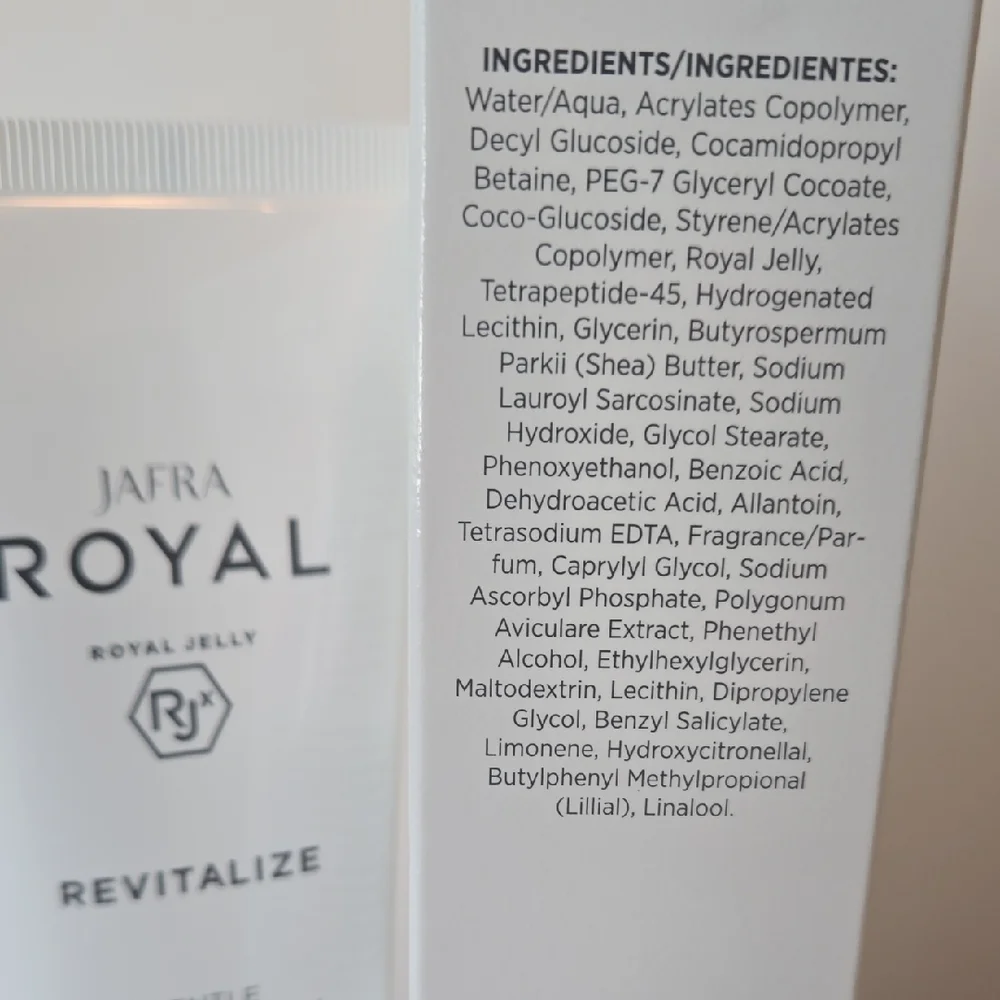JAFRA Royal Revitalize Gentle Cleansing Milk 4.2 oz – Hydrating Cleanser – NWT